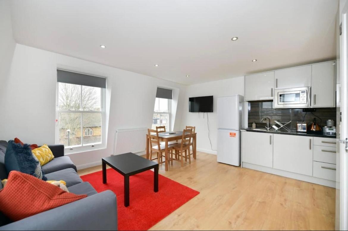 Lovely 2 Bedroom Serviced Penthouse Battersea Park Road Лондон Экстерьер фото
